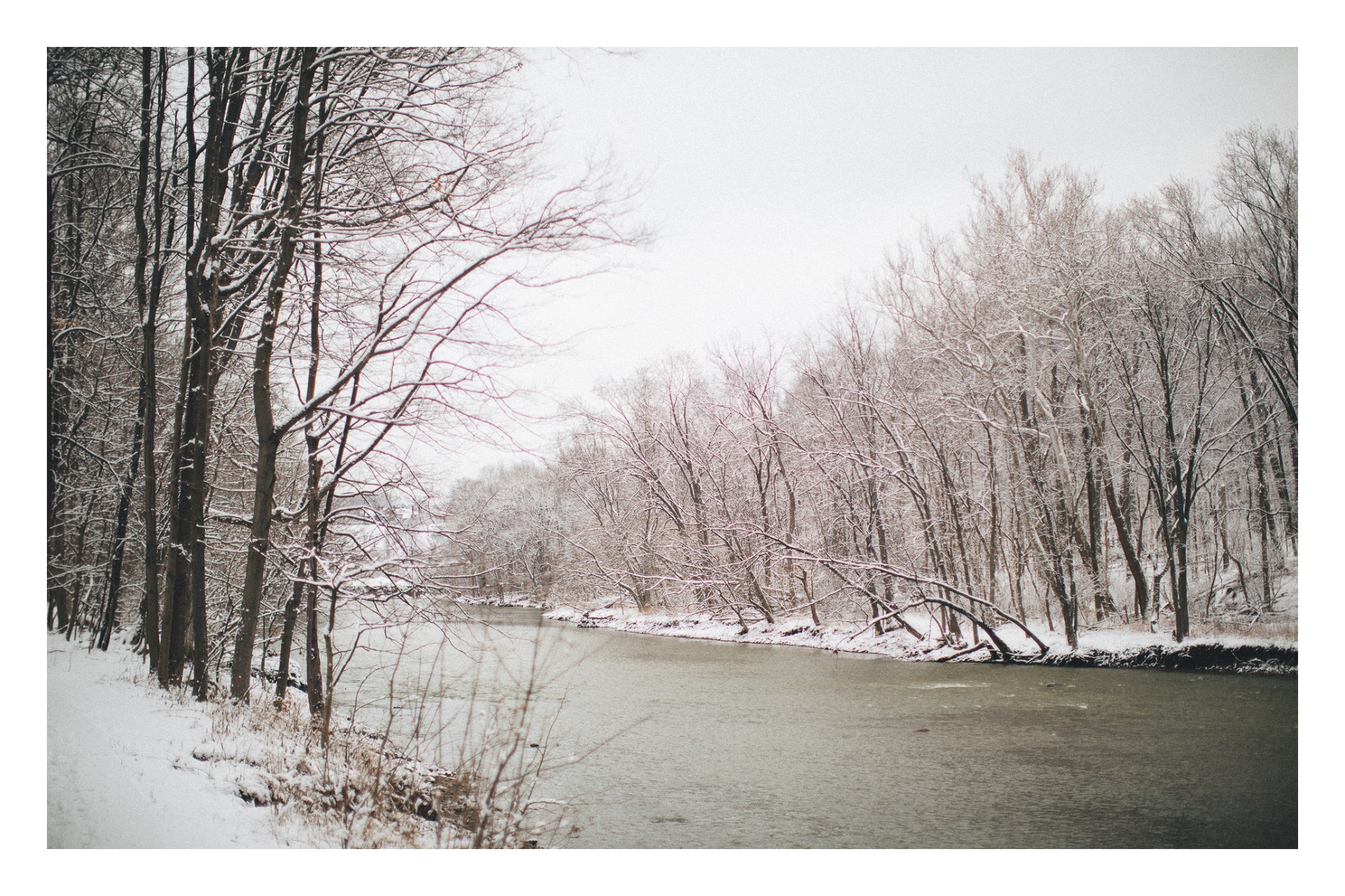 Cleveland Ohio Winter Engagement Photos-4.jpg