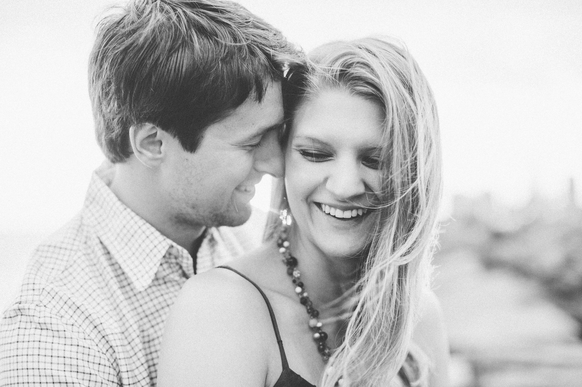 Cleveland Engagement Session at Edgewater Park  7.jpg