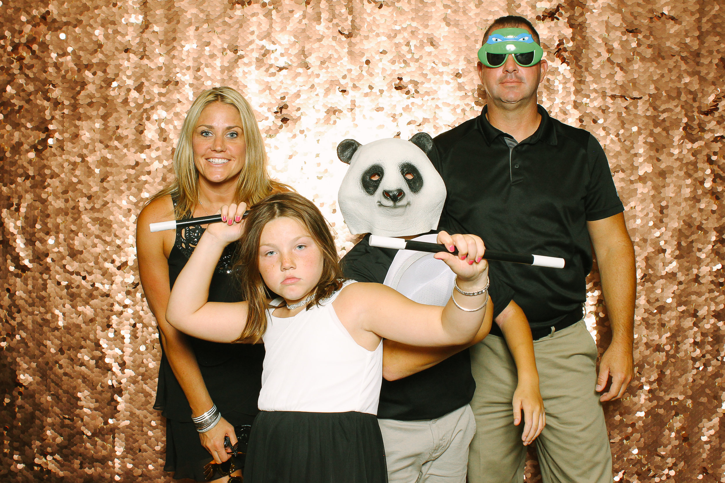 00147-Best Cleveland Photobooth Company-20160806.jpg