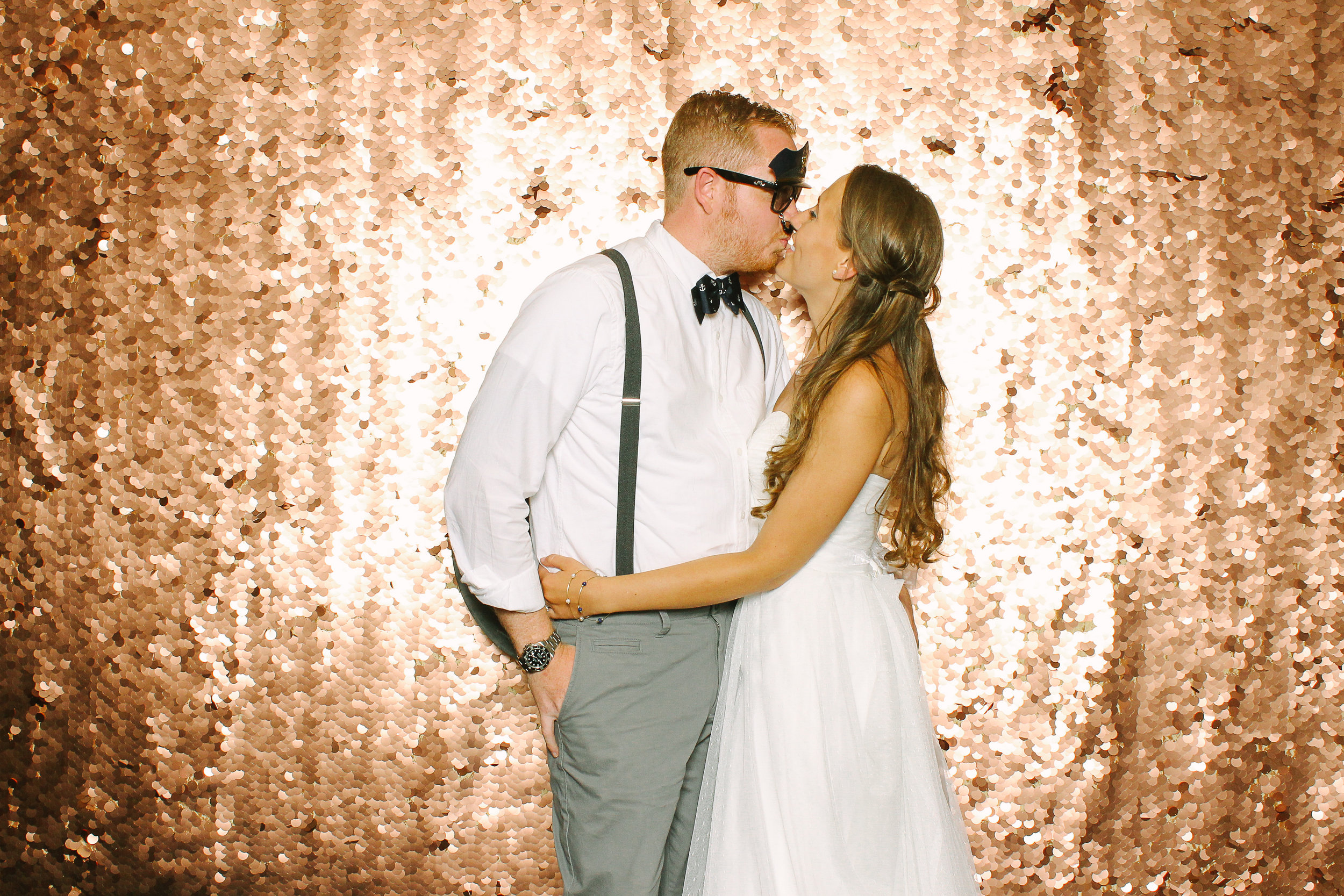 00162-Best Cleveland Photobooth Company-20160806.jpg