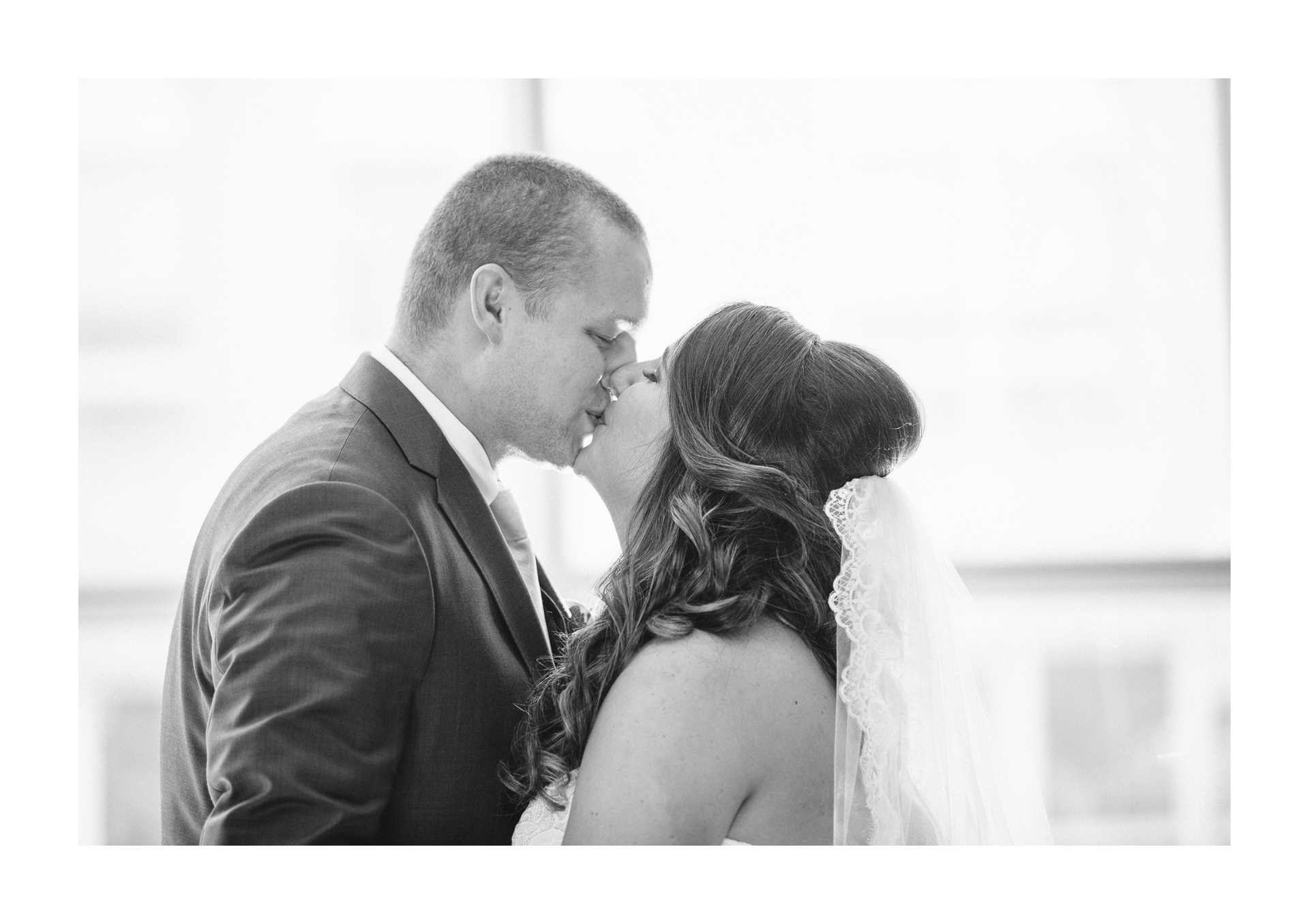 Cleveland City Hall Rotunda Wedding Photographer in Cleveland 16.jpg