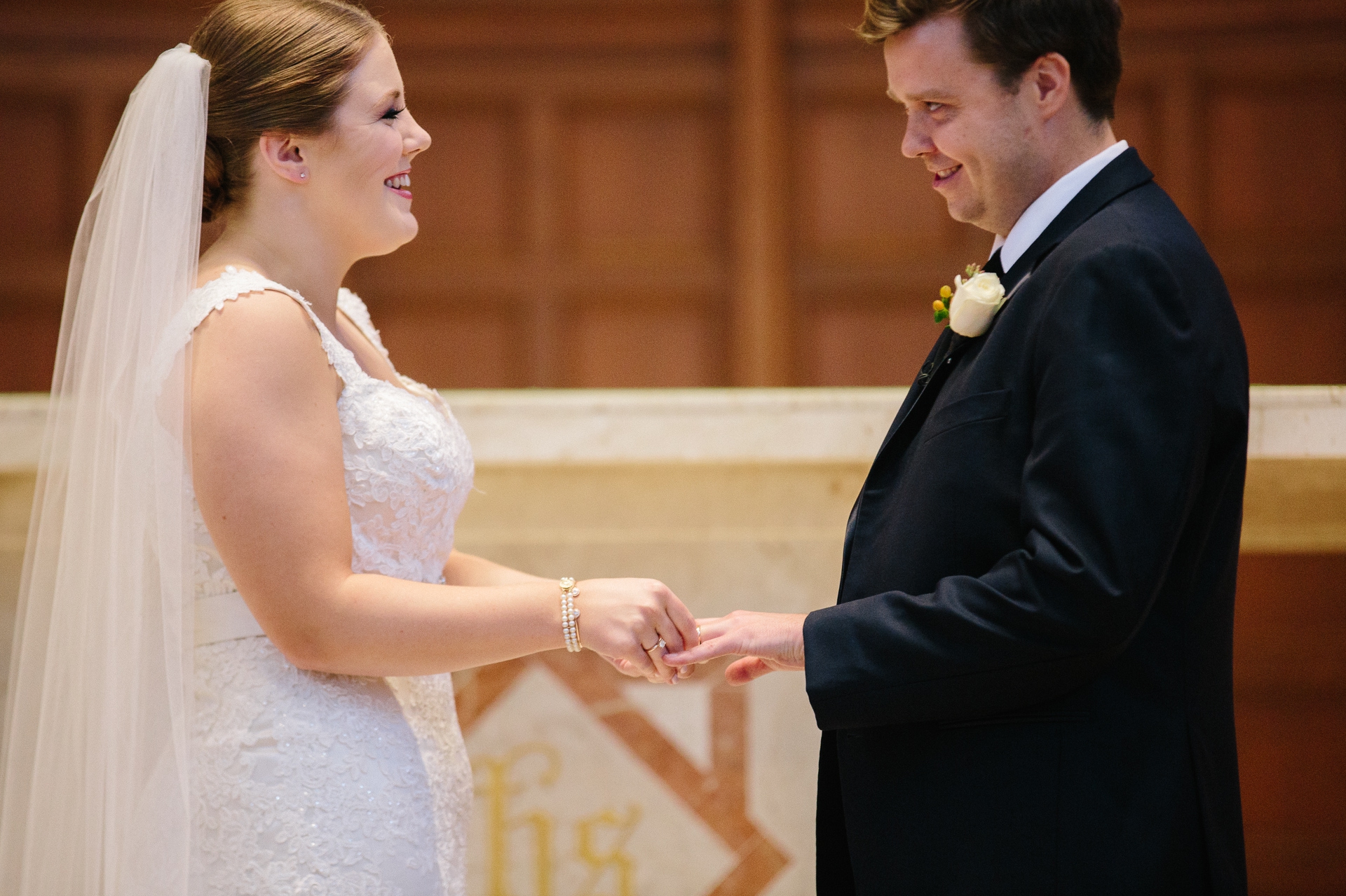 Cleveland Wedding Photographer at St. Christophers in Rocky River 20.jpg