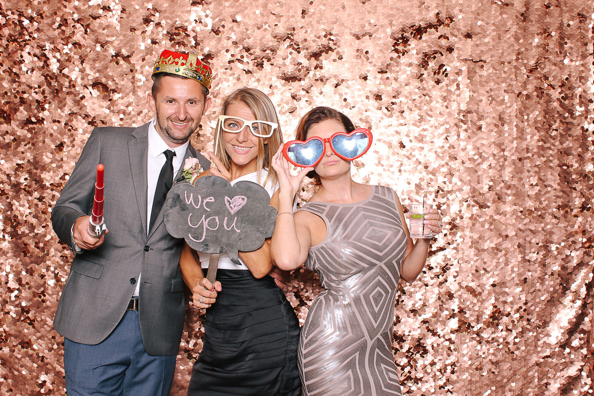 00053 Dajana and Phil Taylor Wedding Photos photobooth by too much awesomeness.jpg