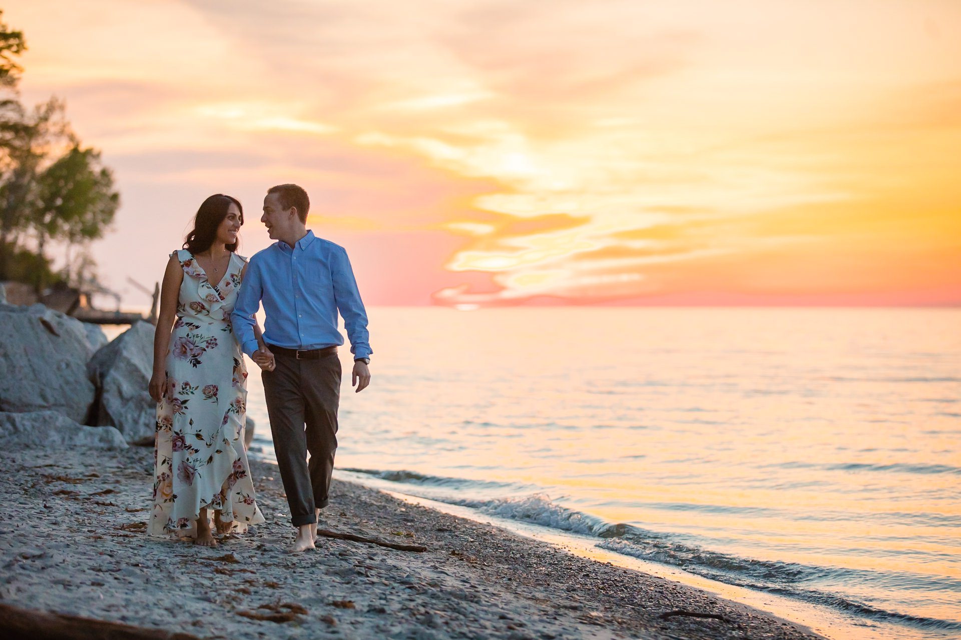 Cleveland Edgewater Beach Engagement Session 32.jpg