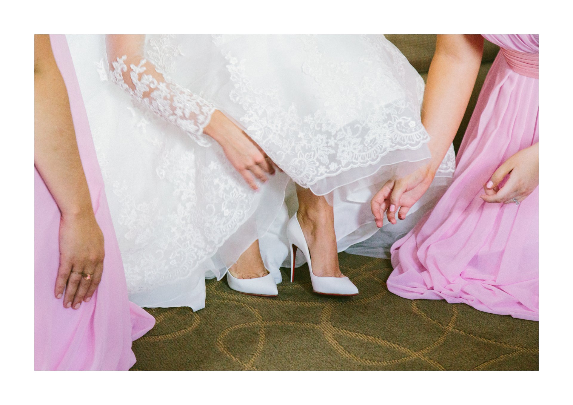 Renaissance Hotel Wedding Photos in Cleveland 1 34.jpg