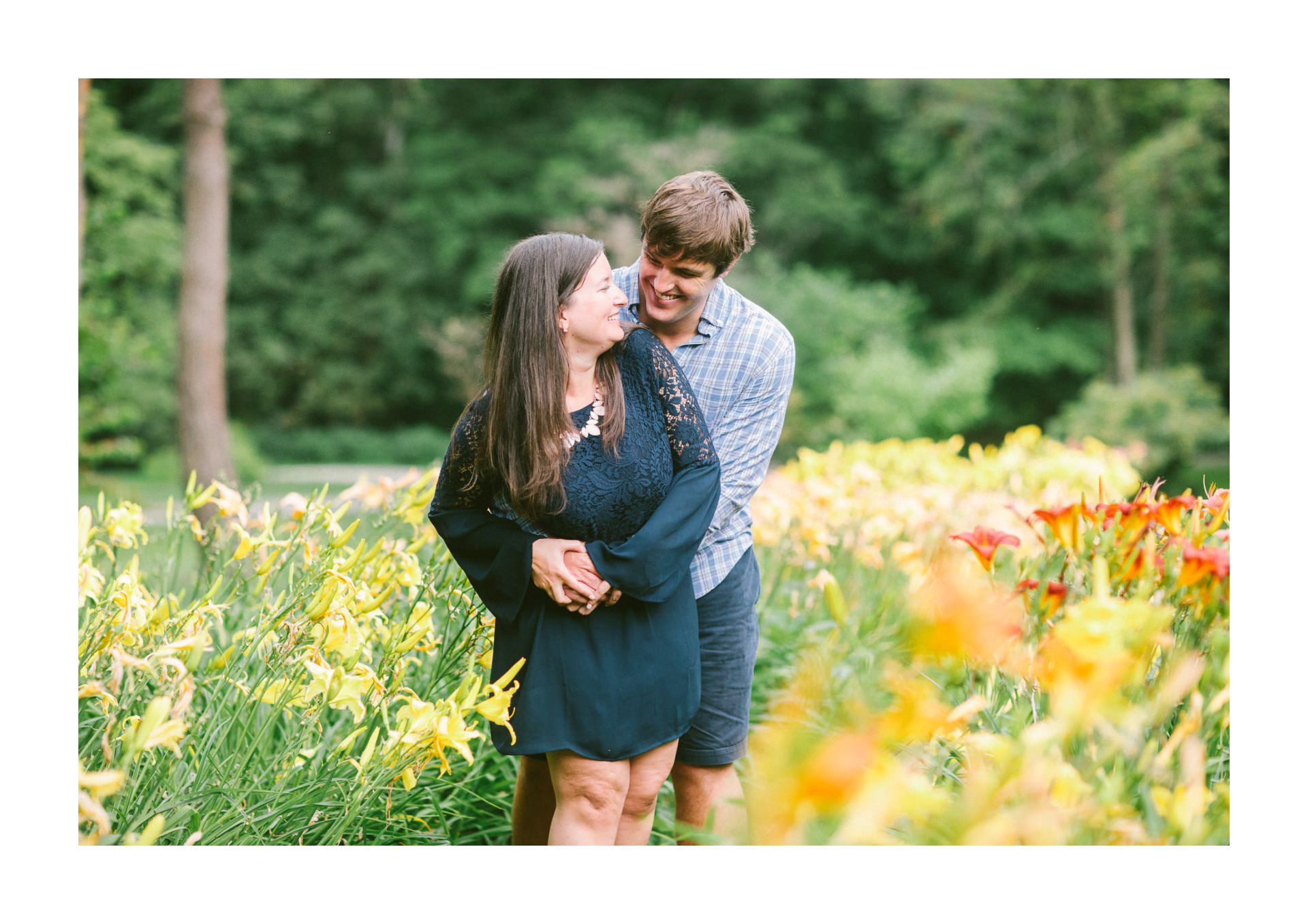 Cleveland Botanical Gardens Engagement Photos 13.jpg