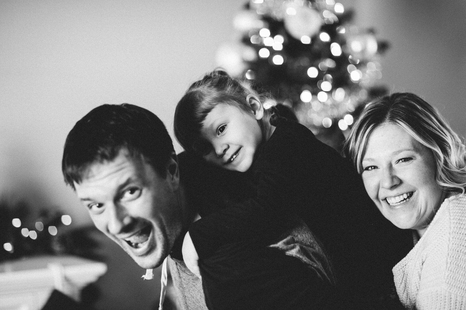 Cleveland Christmas Lifestyle Family Photographer 5.jpg