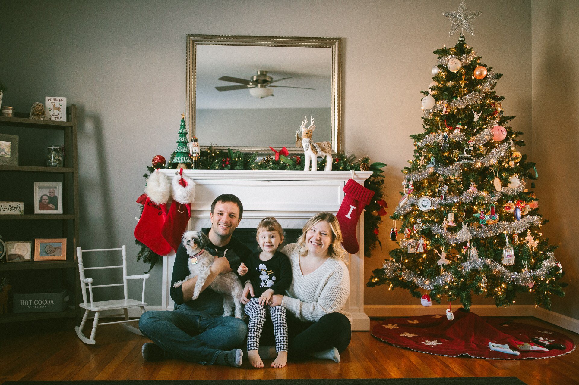 Cleveland Christmas Lifestyle Family Photographer 7.jpg
