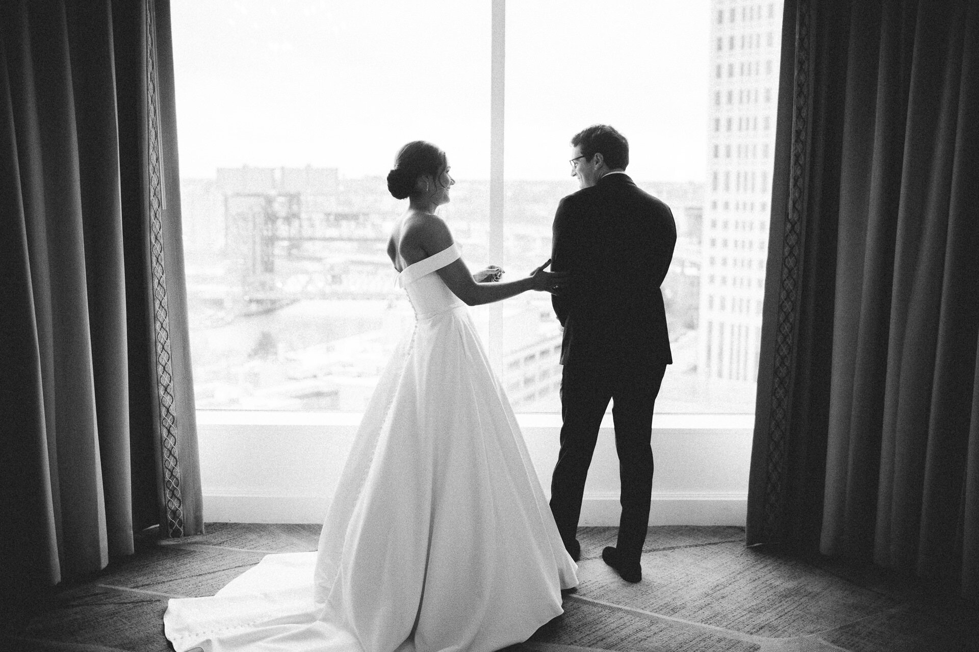 Downtown Cleveland Wedding Photographer at the Ritz 1 19.jpg