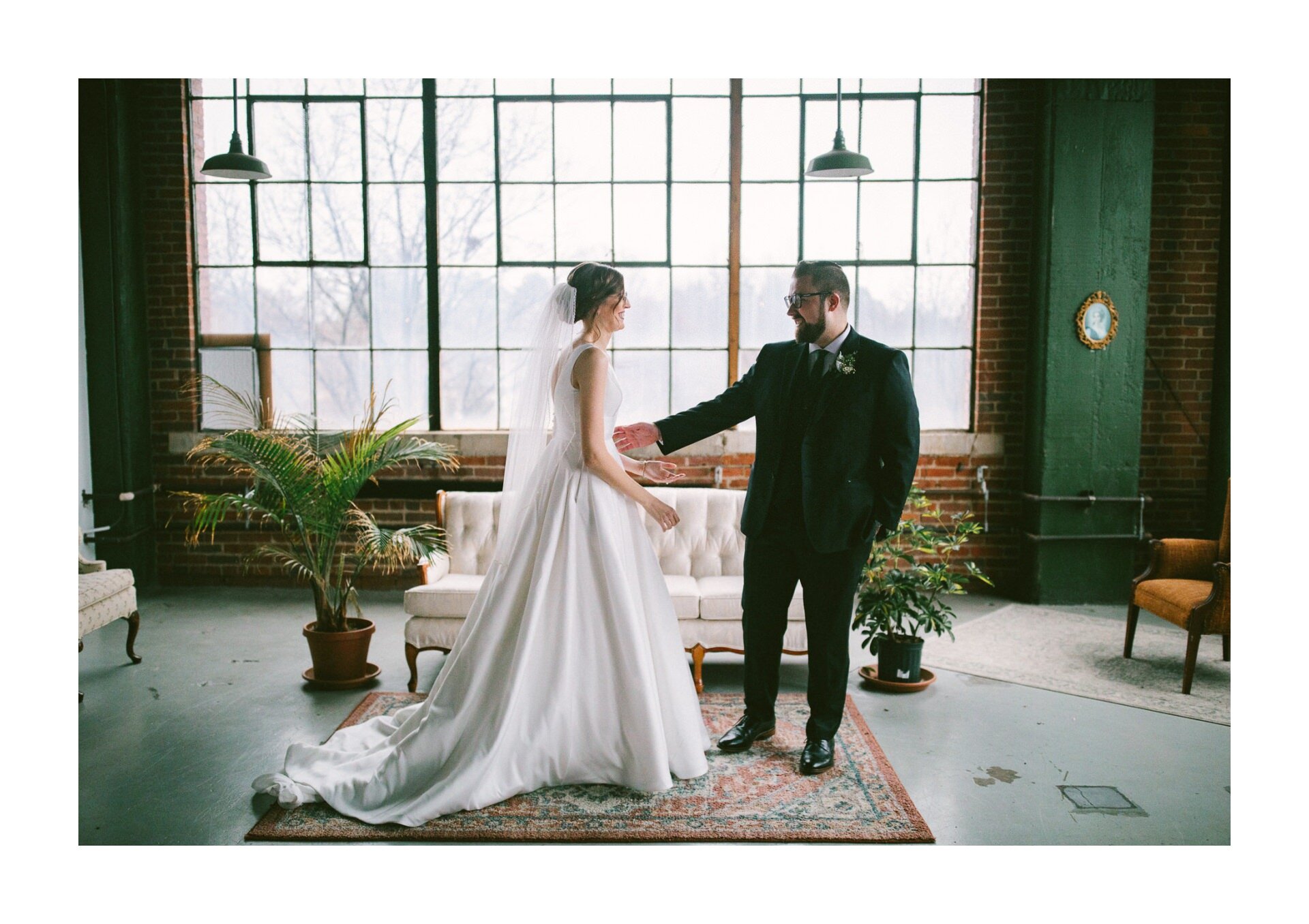 Akron Wedding Photographer at Greystone Hall 1 21.jpg