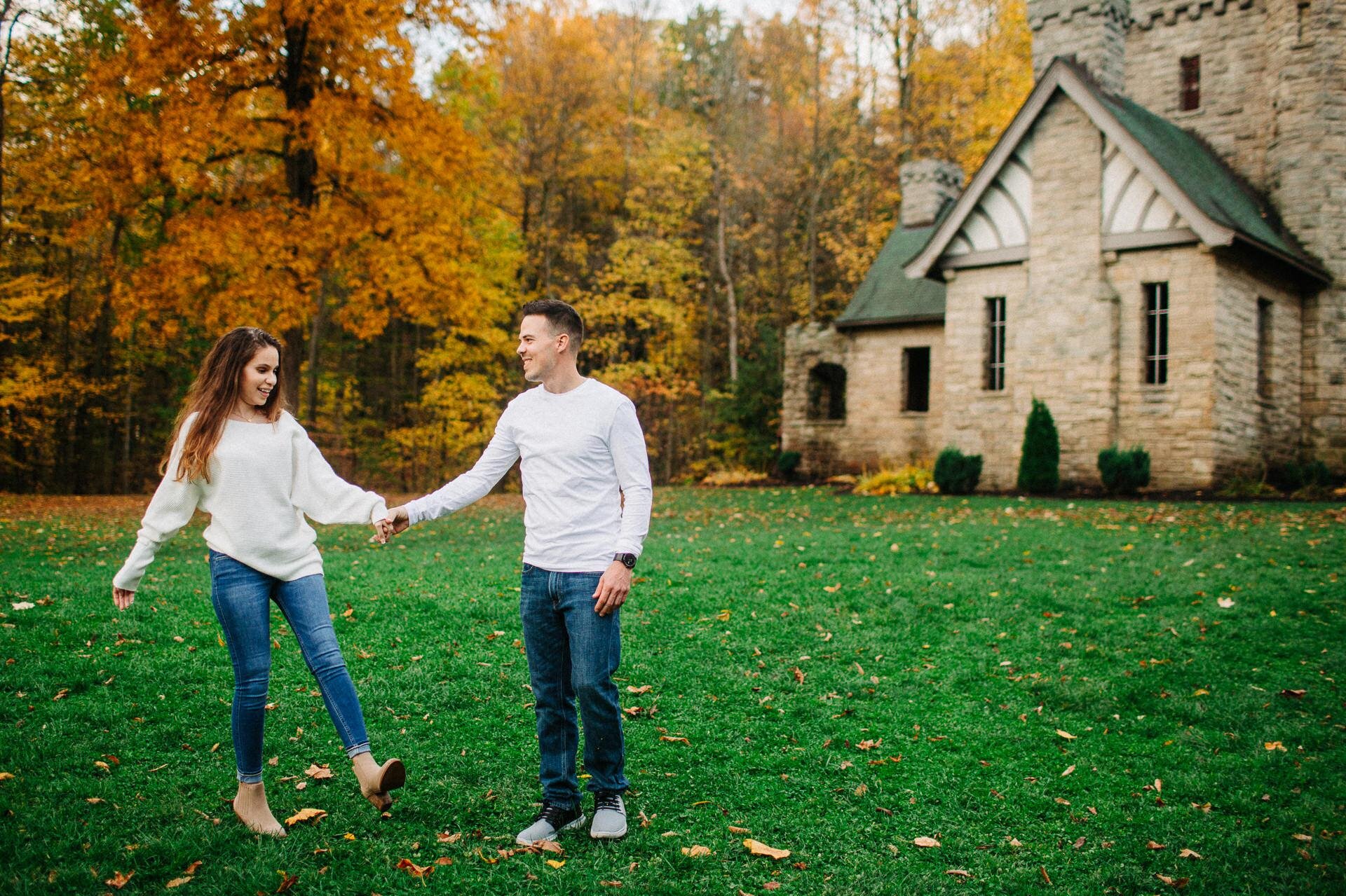 Cleveland Fall Engagement Photos in Chagrin Falls 9.jpg