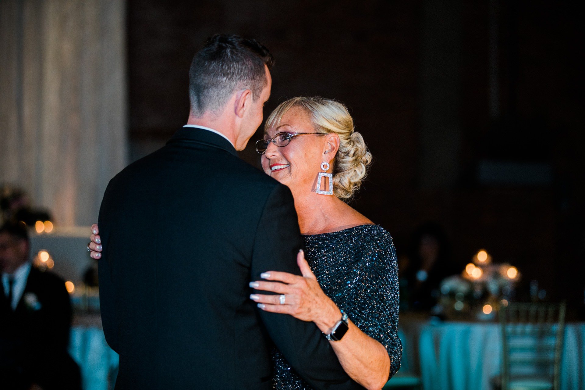 Cleveland Wedding Photographer at Windows on the River 02 9.jpg