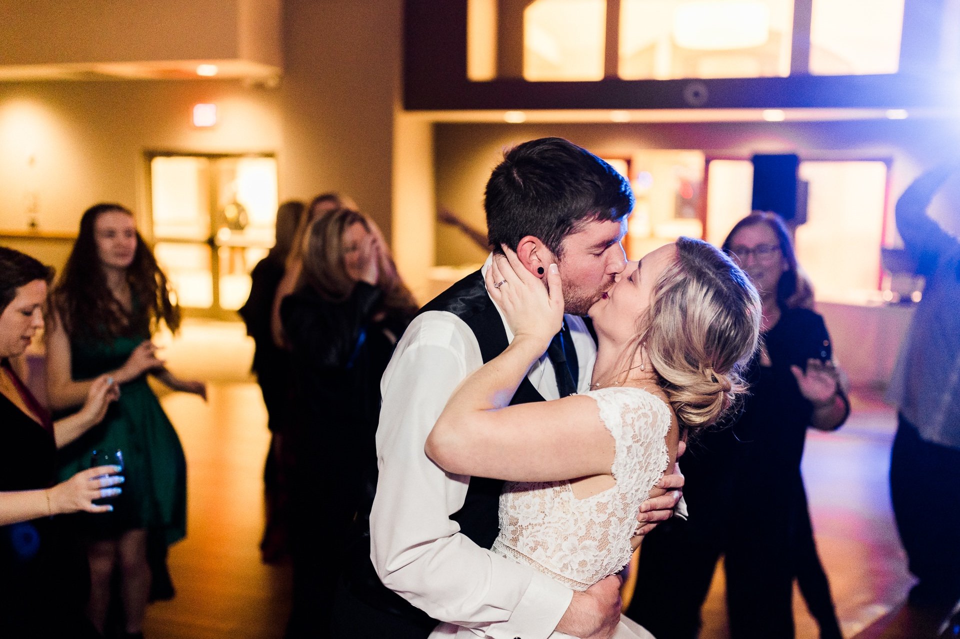 Stillwater Place Cleveland Zoo Wedding Photos 02 27.jpg