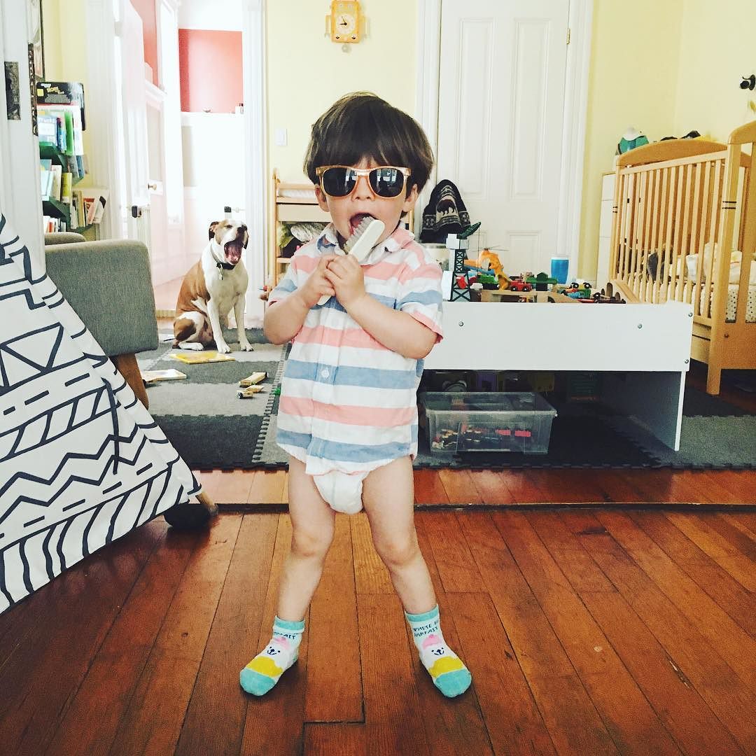 What? He likes that old time rock and roll...and not wearing pants. #greenspawn #twitter #instanobbs