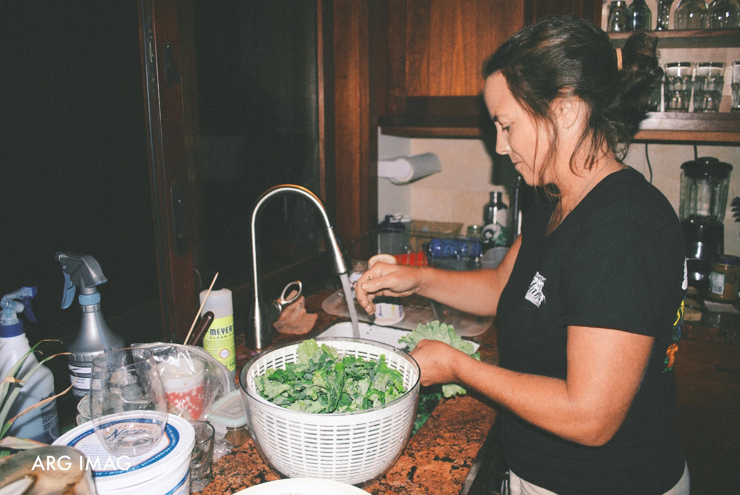 8:00pm - Mary cleaned up the kale she harvested from her garden. (On a side note kale smells like the worst fart EVER when it's soaking!)