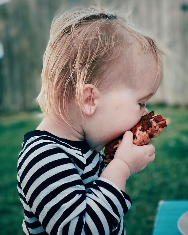 You&rsquo;ll never know how stressed out we were during 2020 because we gave in and let you finally eat pizza. Little lady, Get. It. All.
:
:
:
#abwadventure #vscocam #vsco #homelife #stayathome