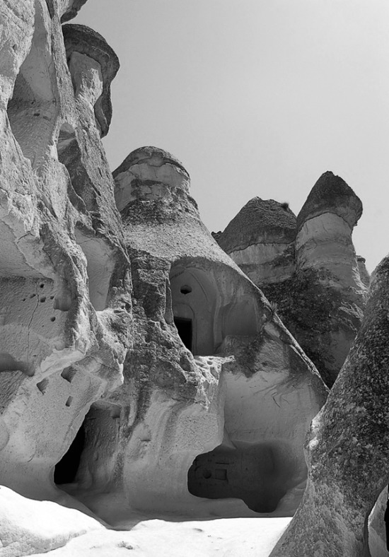 BW_cappadocia-fairy-chimneys_600x860.jpg