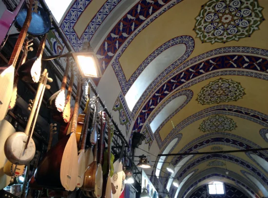 Istanbul-Turkey-grand-bazaar-instruments_600x443.jpg