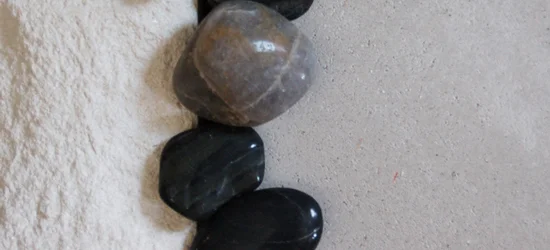 hardscape-materials-stucco-rocks-splitface-550x250.jpg