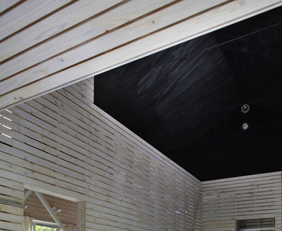 tsumari_cottage_interior-ceiling-wood-550x450.jpg