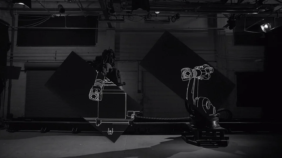 Robotic-projection-mapping_960x540.jpg