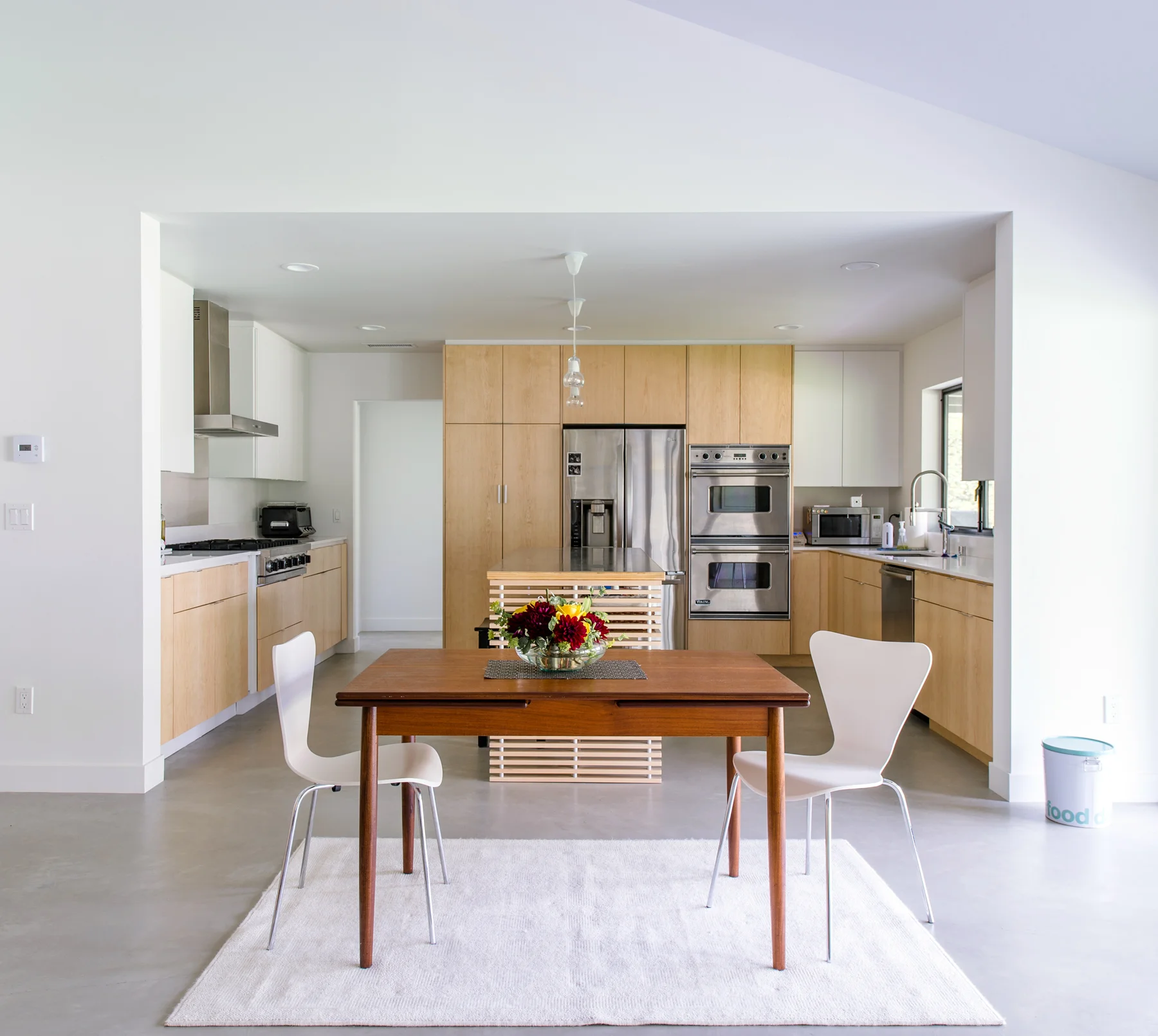 Villa Park Contemporary Interior / open kitchen