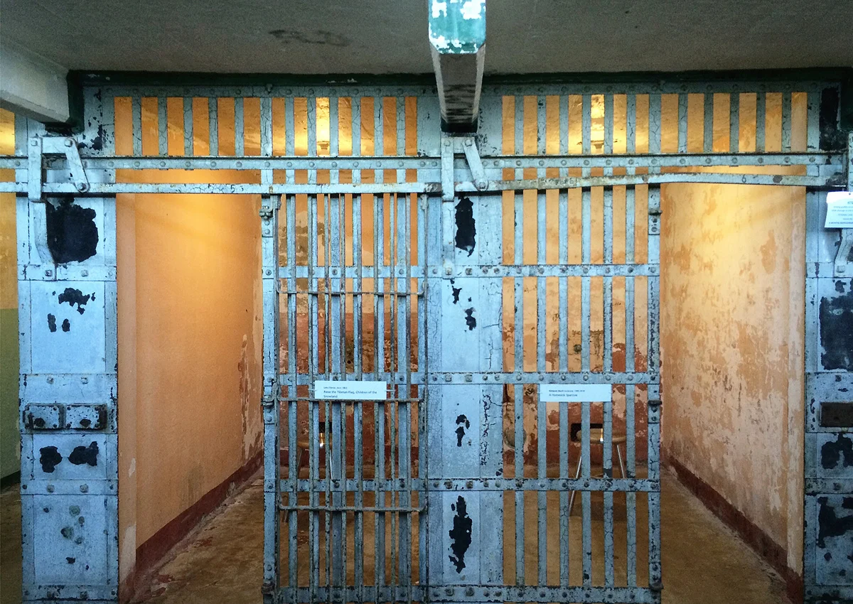 stay tuned // cell block a