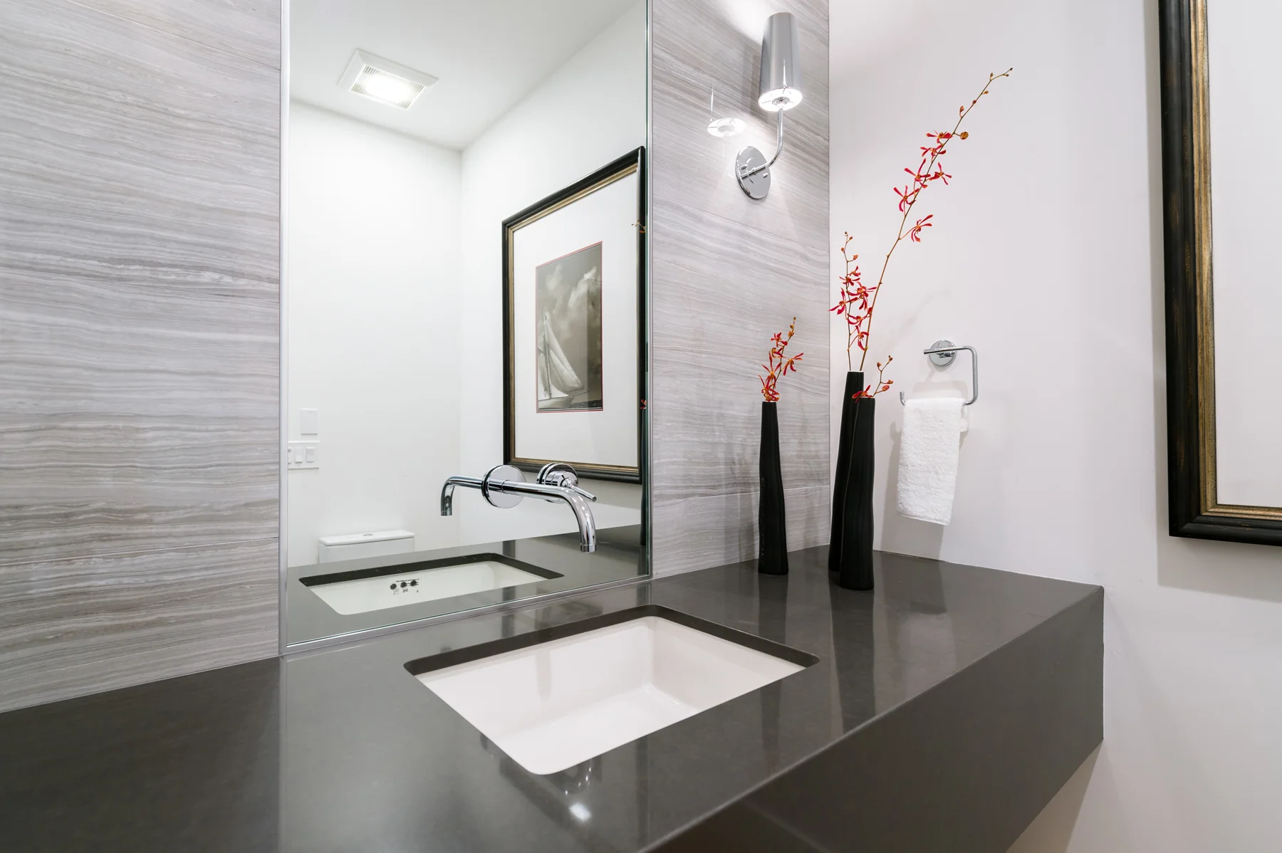 Laguna Beach contemporary cottage / Moss Yaw Design studio