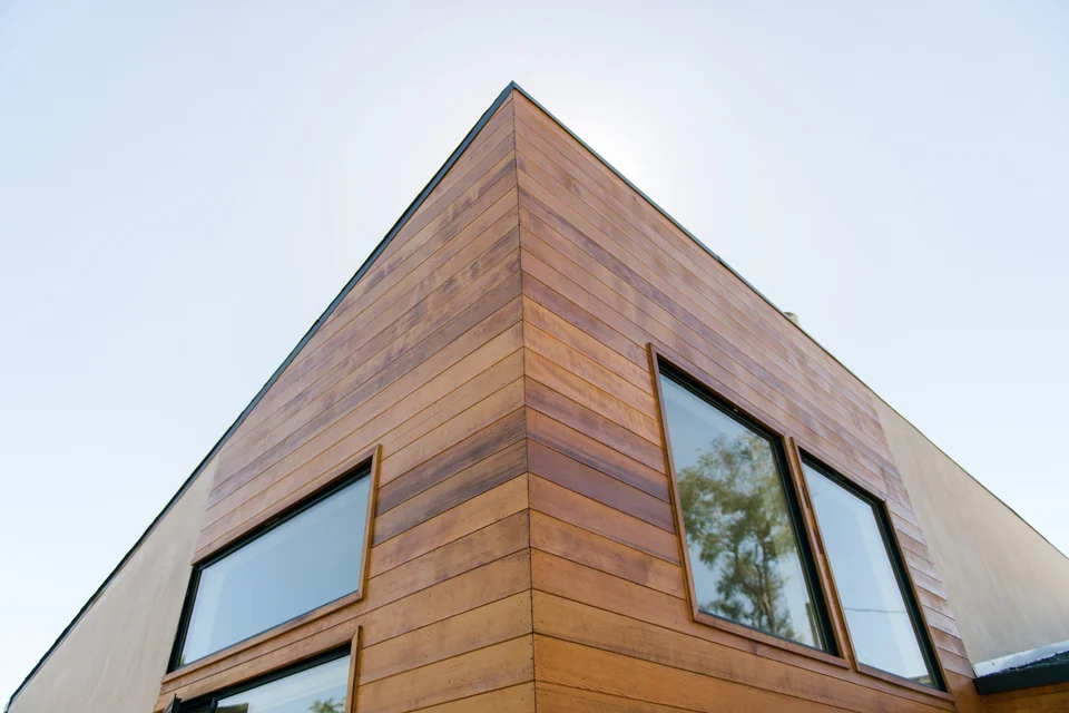 cedar siding detail // sierra madre modern ranch home addition +