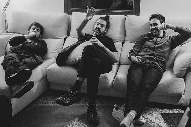 Así grabamos “Aquí nadie sabe tu nombre” con @varrybrava en @alamoshock ¿No la habéis escuchado aún?
Link en bio.
📸 @aitanaluis