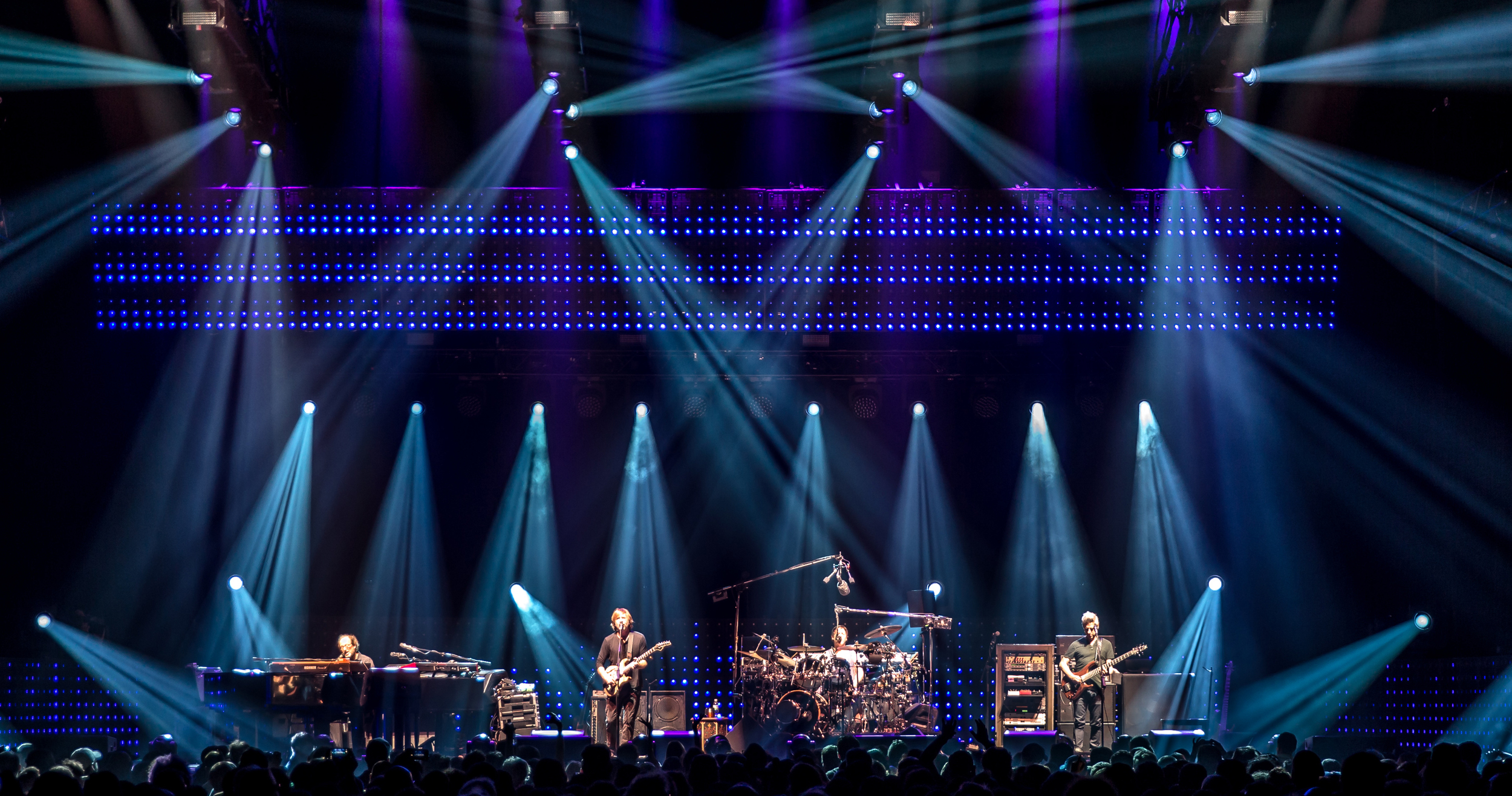 Phish 2016-2042crop.jpg