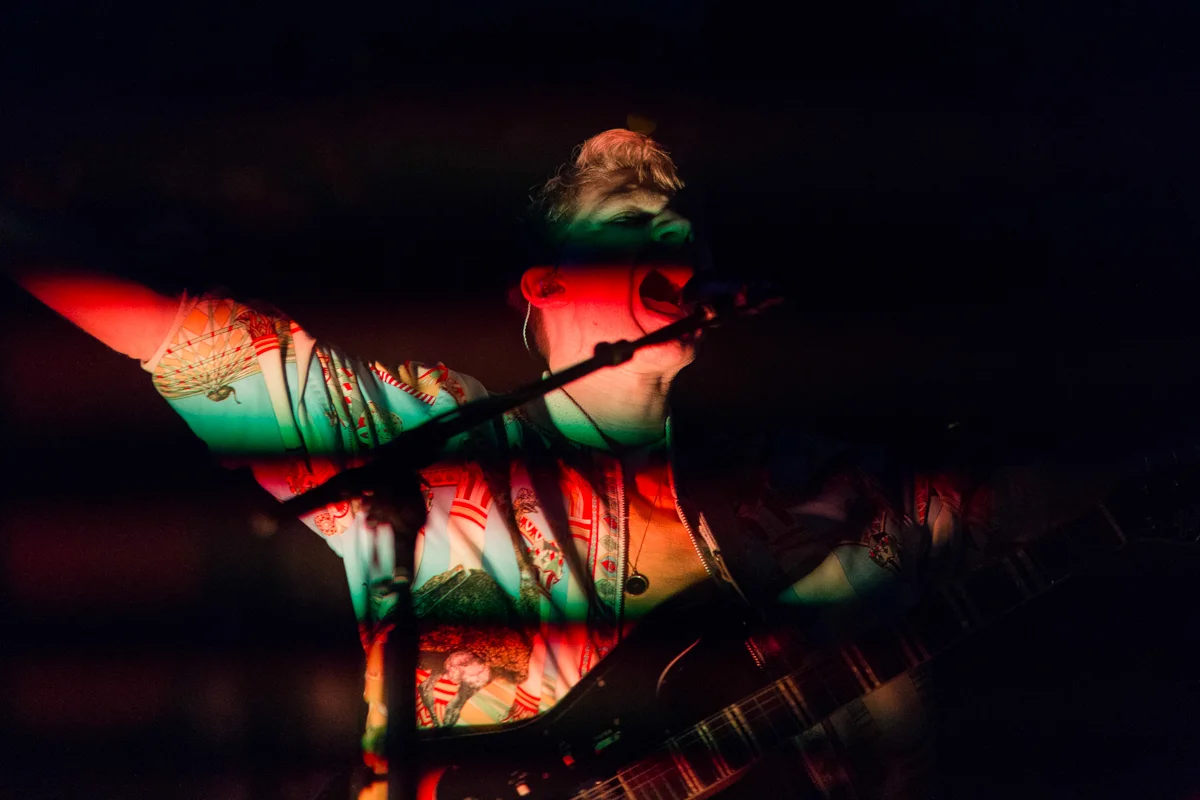 Glass Animals' Dave Bayley performing at Echostage in Washington, DC (photo by Mauricio Castro/ @TheMauricio )