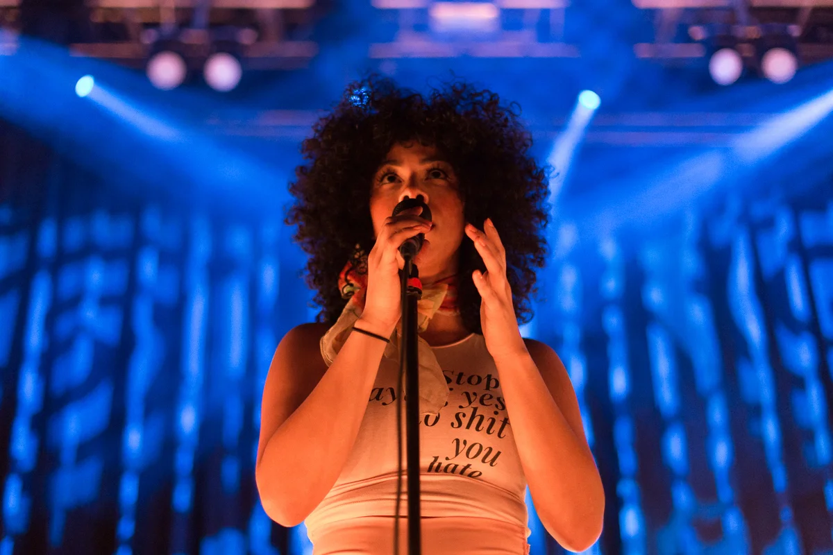 Phox's Monica Martin at the 9:30 Club in Washington, DC. 1/27/17 (Photo by Mauricio Castro/@TheMauricio)