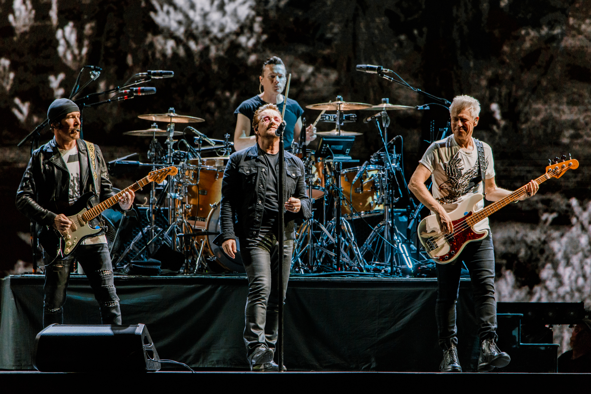 U2 performing at FedExField in Landover, MD on June 20th, 2017 (photo by Matt Condon / @arcane93 )
