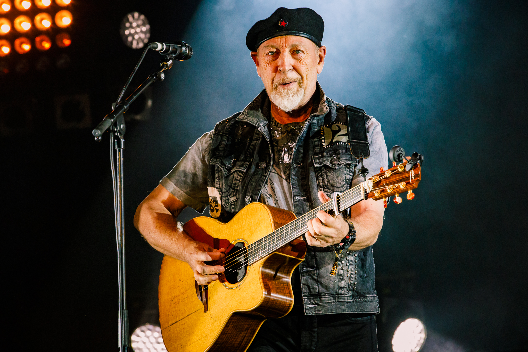 Richard Thompson @ Fairport's Cropredy Convention (Cropredy, England)