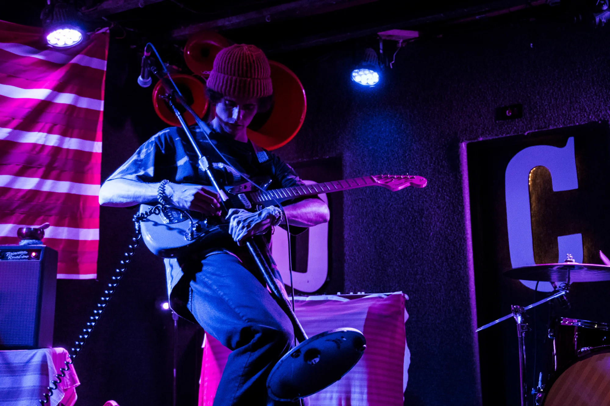 Ron Gallo getting weird at DC9 in Washington, D.C. (Photo by Joel Richard / @joelscottrichard )