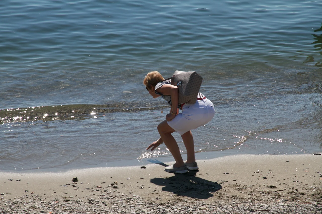 Penny testing the lake - result, slightly warm