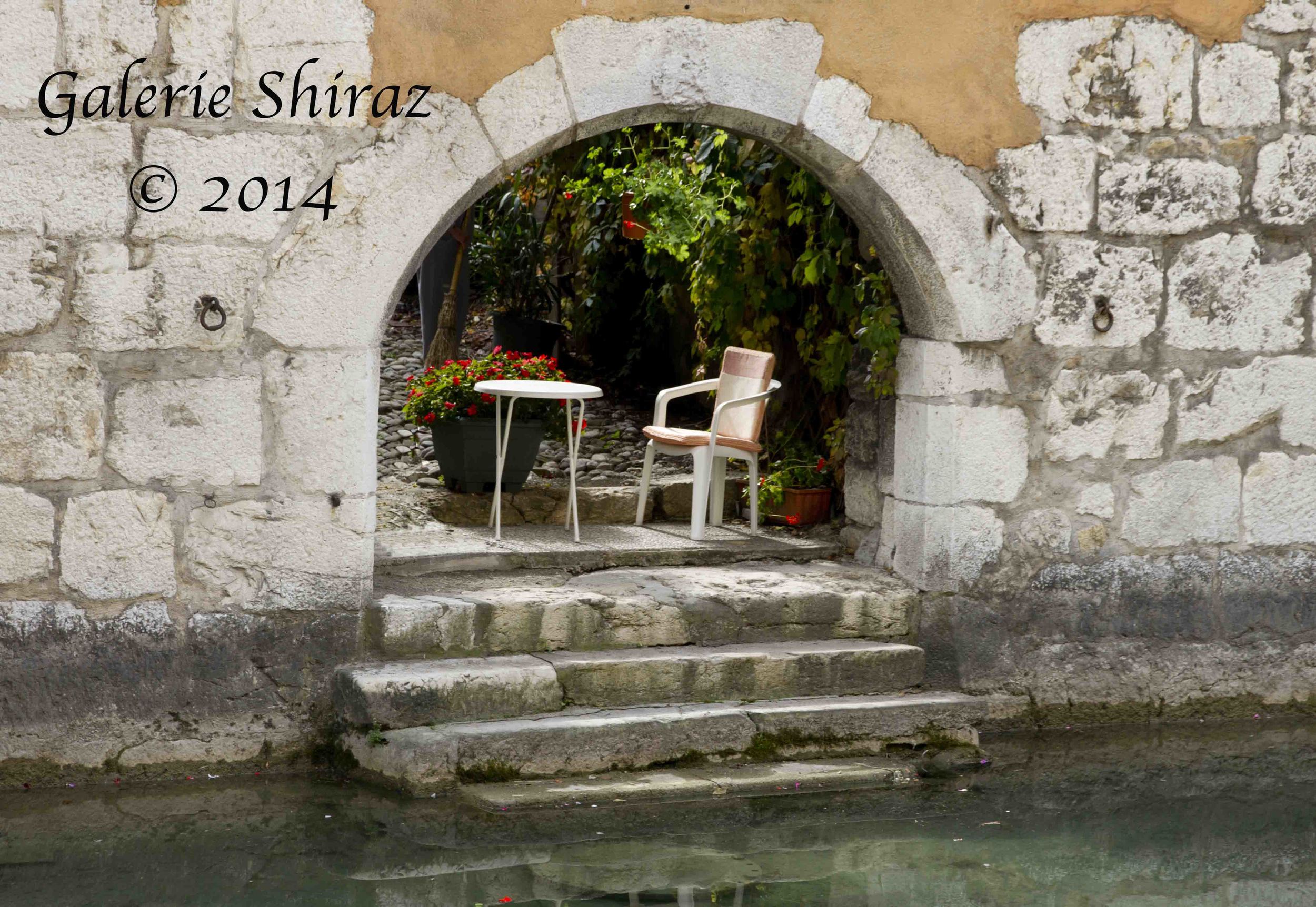 Annecy Arch with table.jpg
