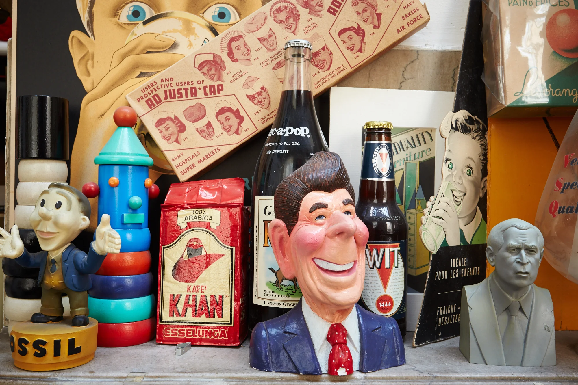 Past presidents - another favorite theme. Ronald Reagan bust by Robert Grossman. W’s bust looks a little mean and simian. (Click on photo to enlarge)