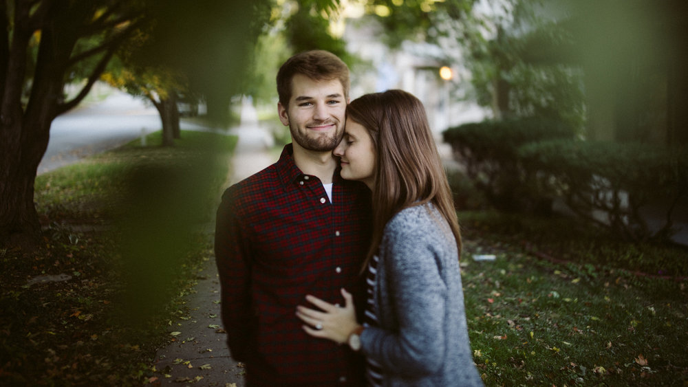 alec_vanderboom_Kansas_City_Engagement_Photos-0010.jpg