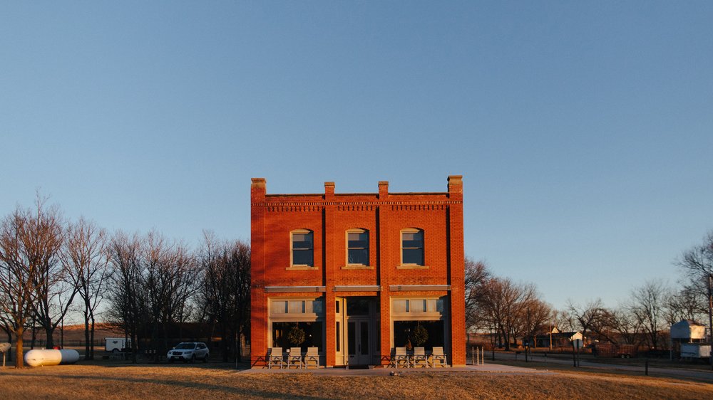 alec_vanderboom_rachel_and_harrison_alma_kansas_wedding_the_volland_store-0024.jpg