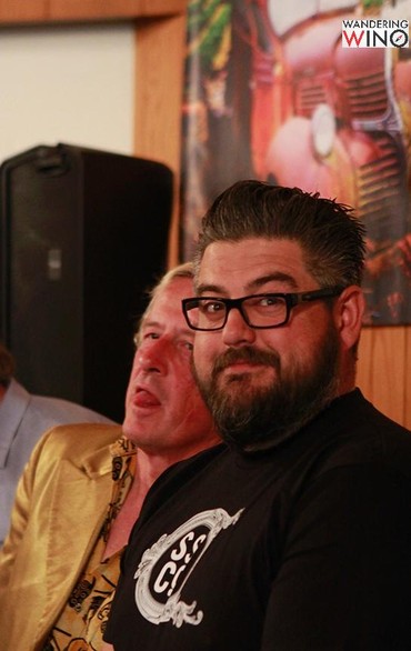 Write h hoto above - Right, Keith Saarloos. Left, Stillman Brown's palate. - 
