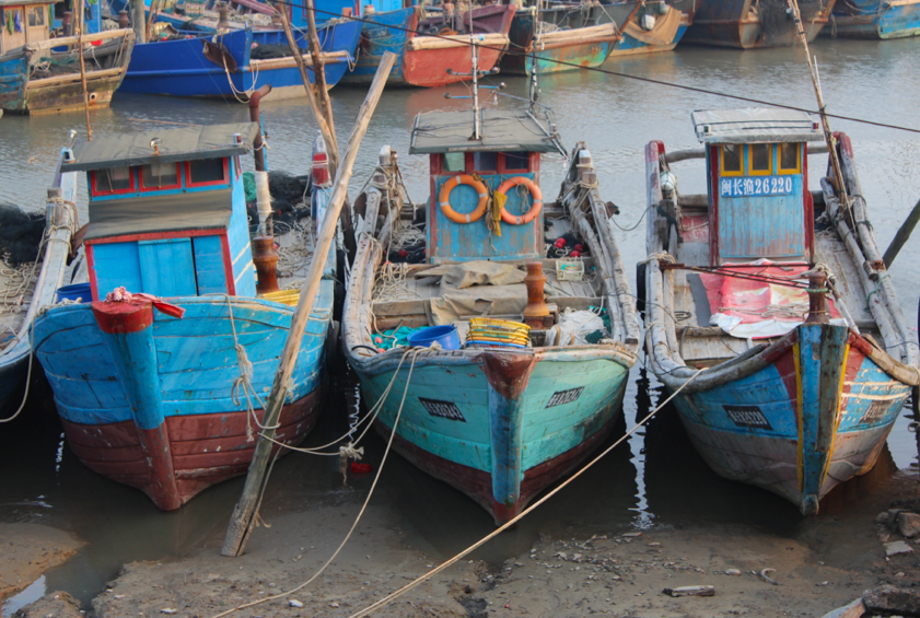 Across from the seafood restaurant in Fuzhou, along the eastern coast