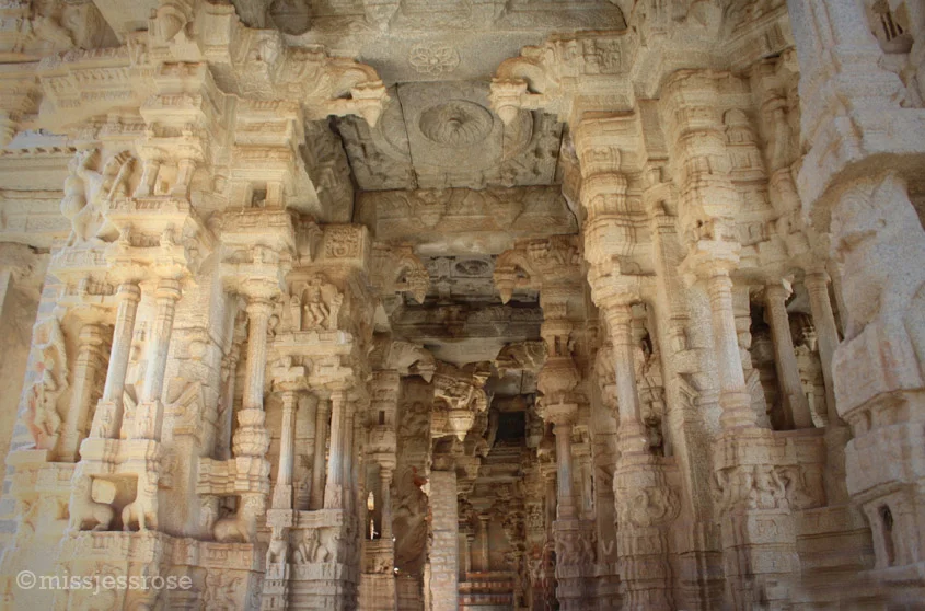 Pillars and pillars of carvings