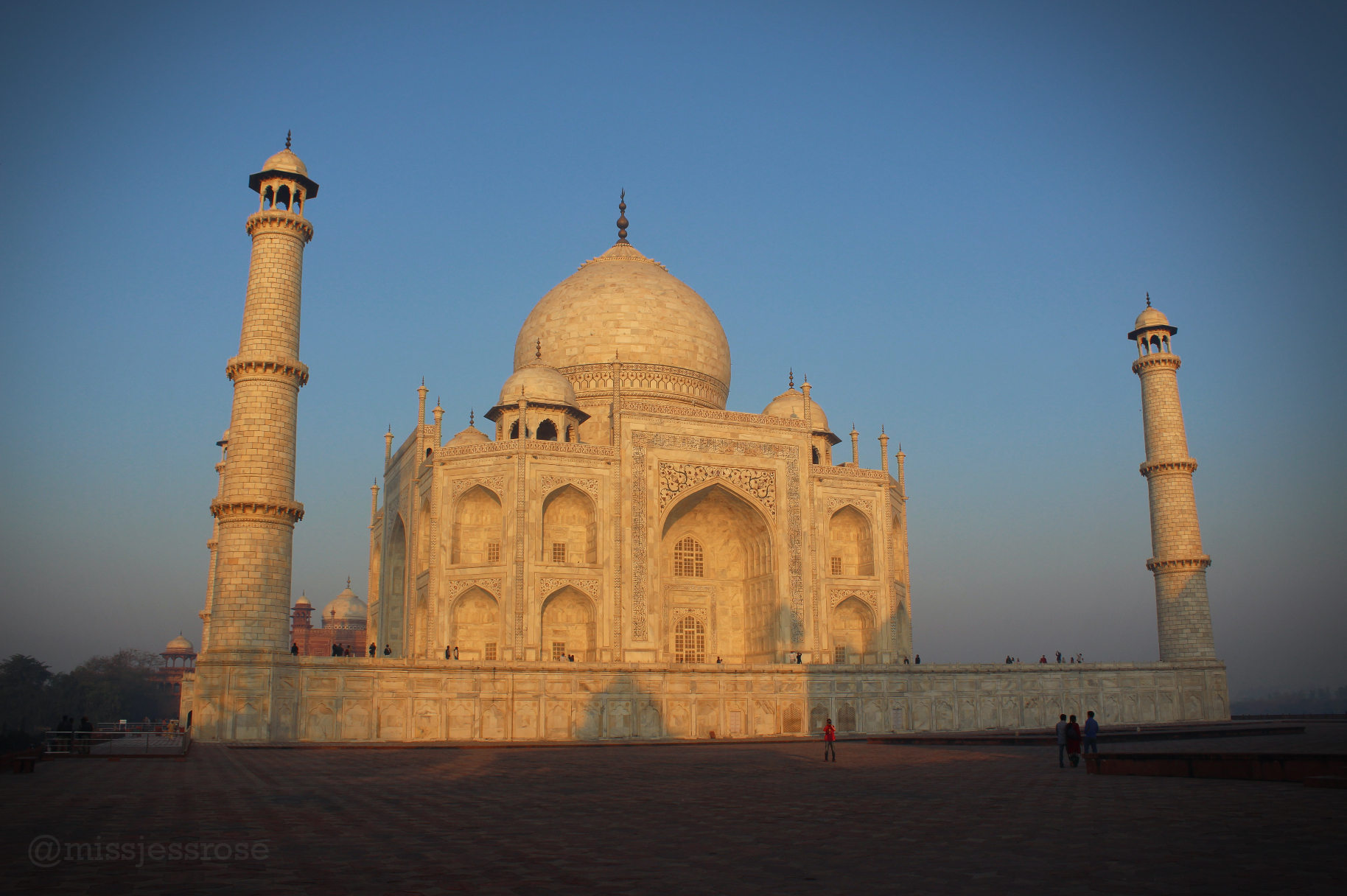 Surviving Agra to Visit the Taj Mahal — missjessrose