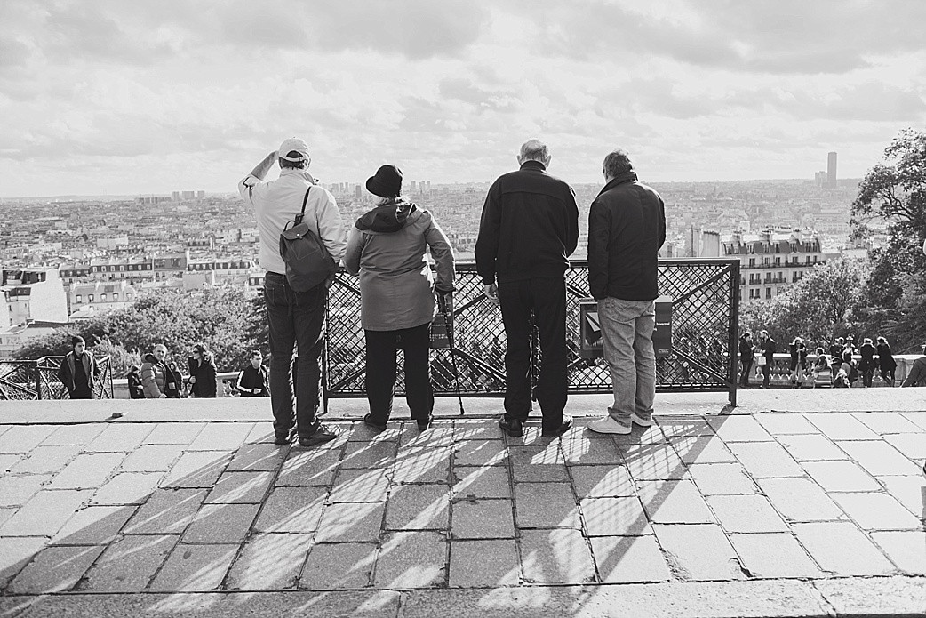 people watching paris