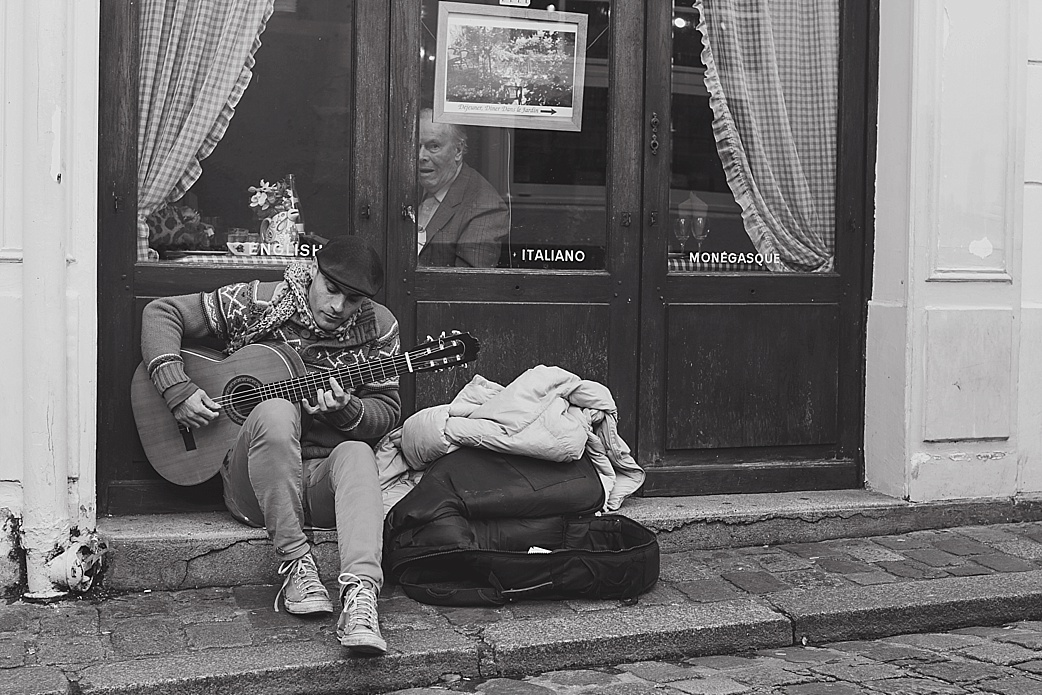 busking in paris