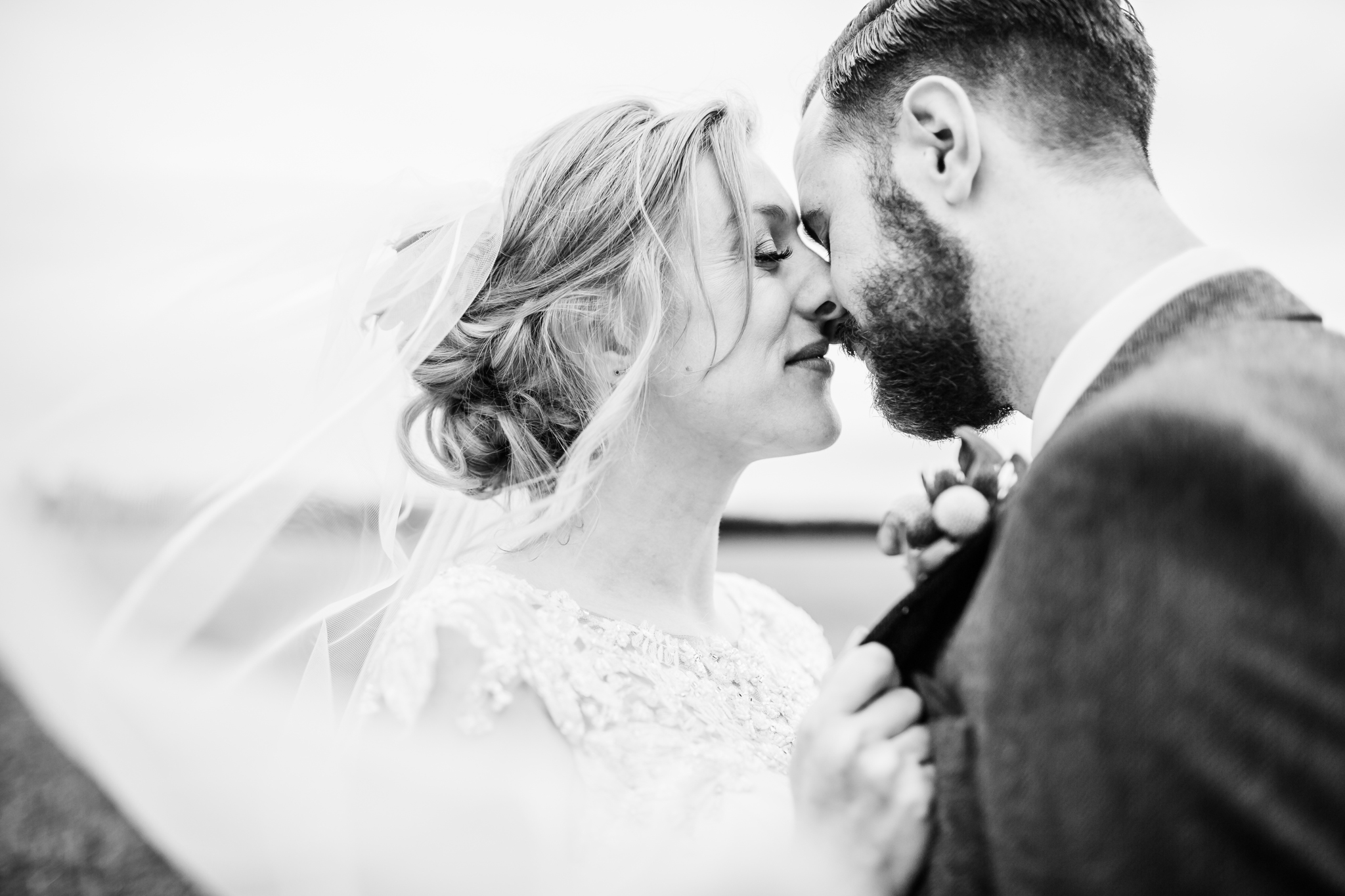 kiss with a veil at shustoke barn