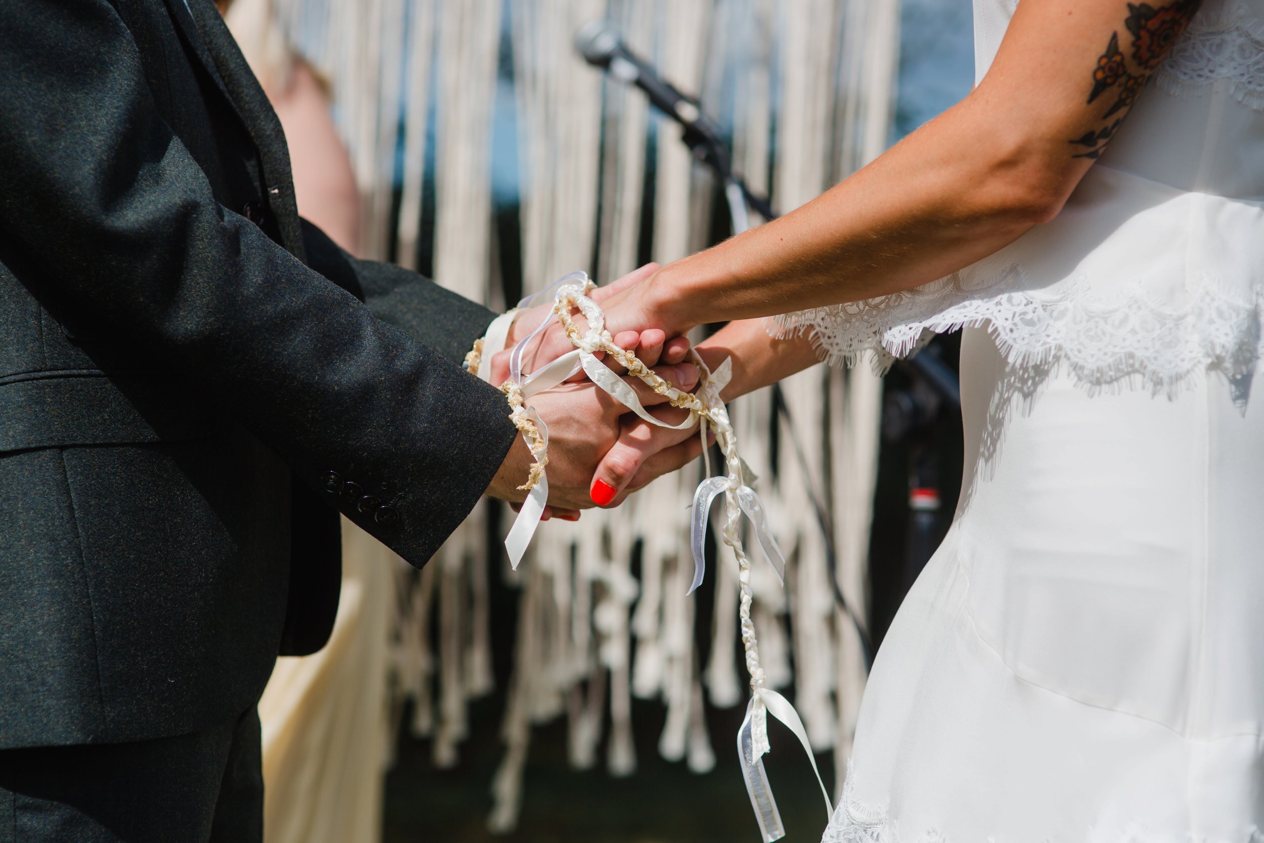 hand fastening during a wedding cermony