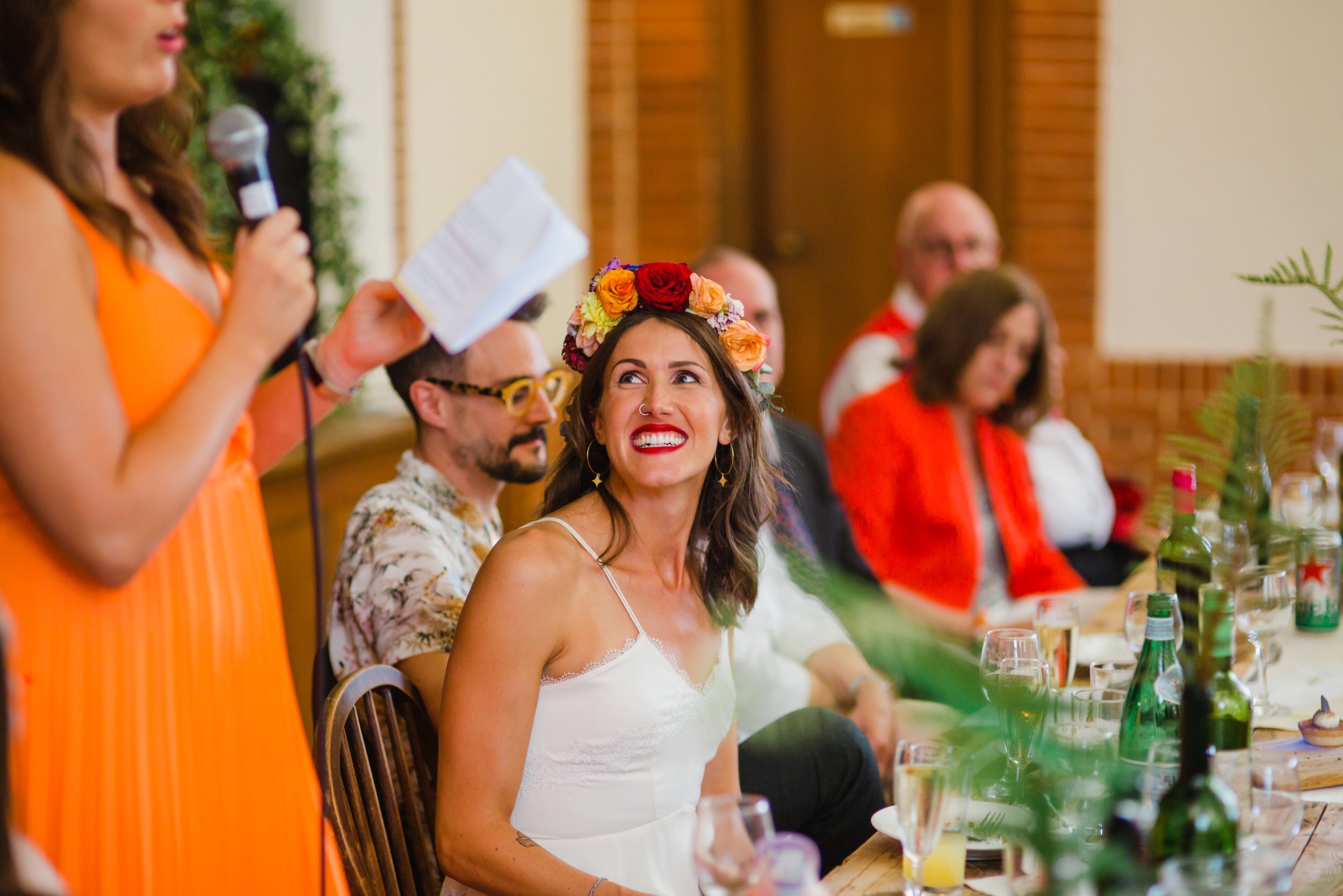 a bridesmaid does a speech at a wedding